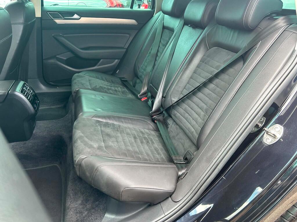 Volkswagen Passat view 16