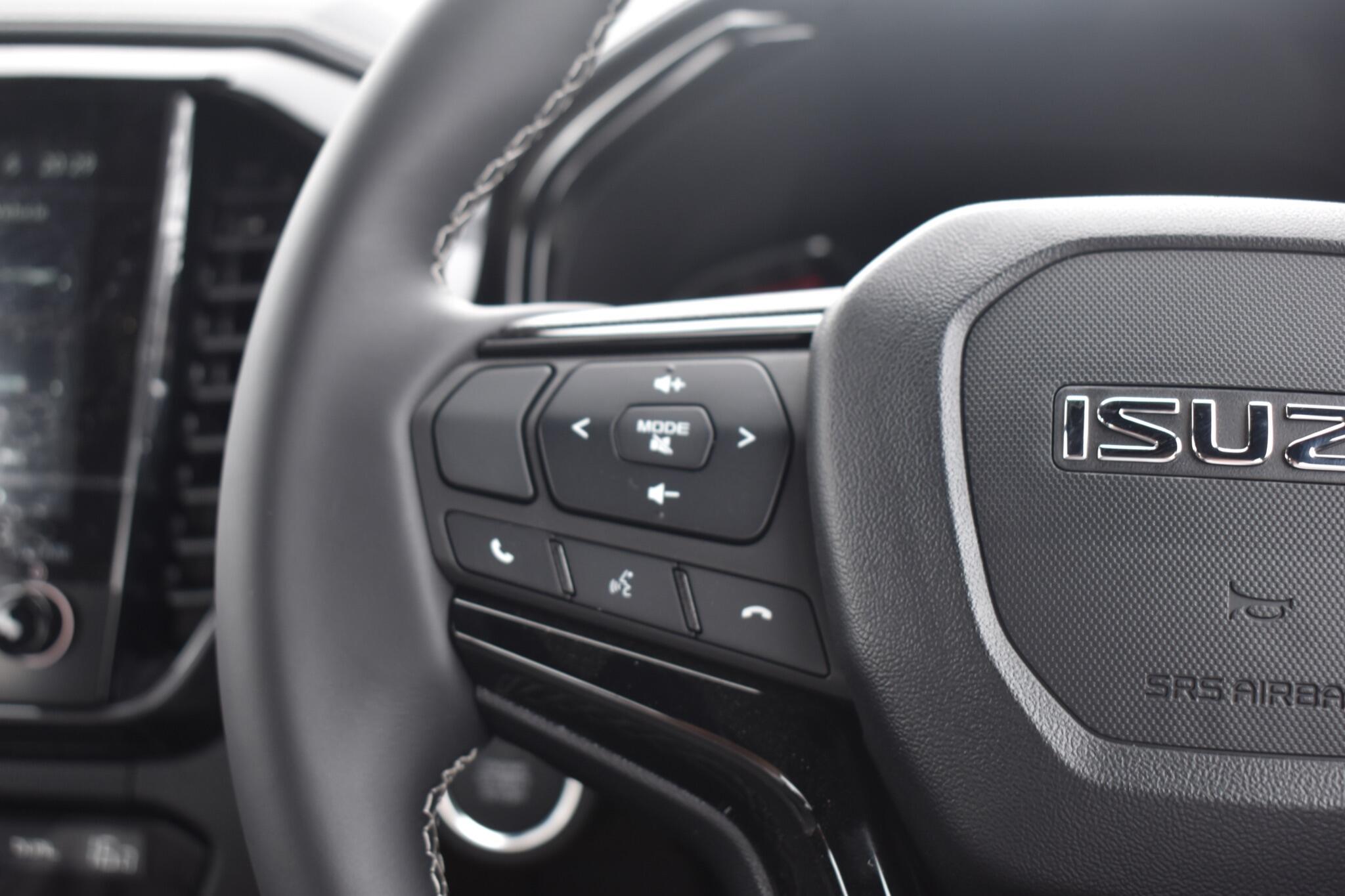 D-Max - 1.9 TD V-Cross Auto 4WD Euro 6 (s/s) 4dr - Image 24