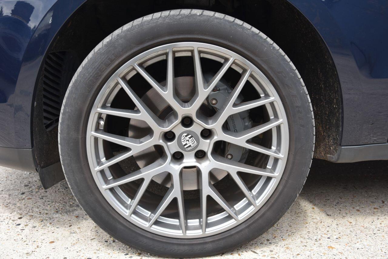Porsche Macan view 61