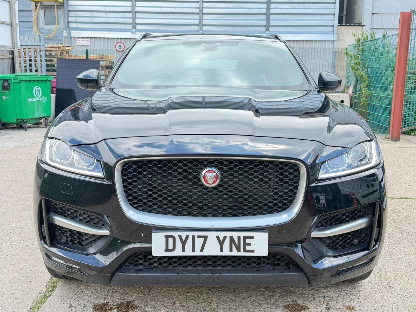 Jaguar F-Pace view 8