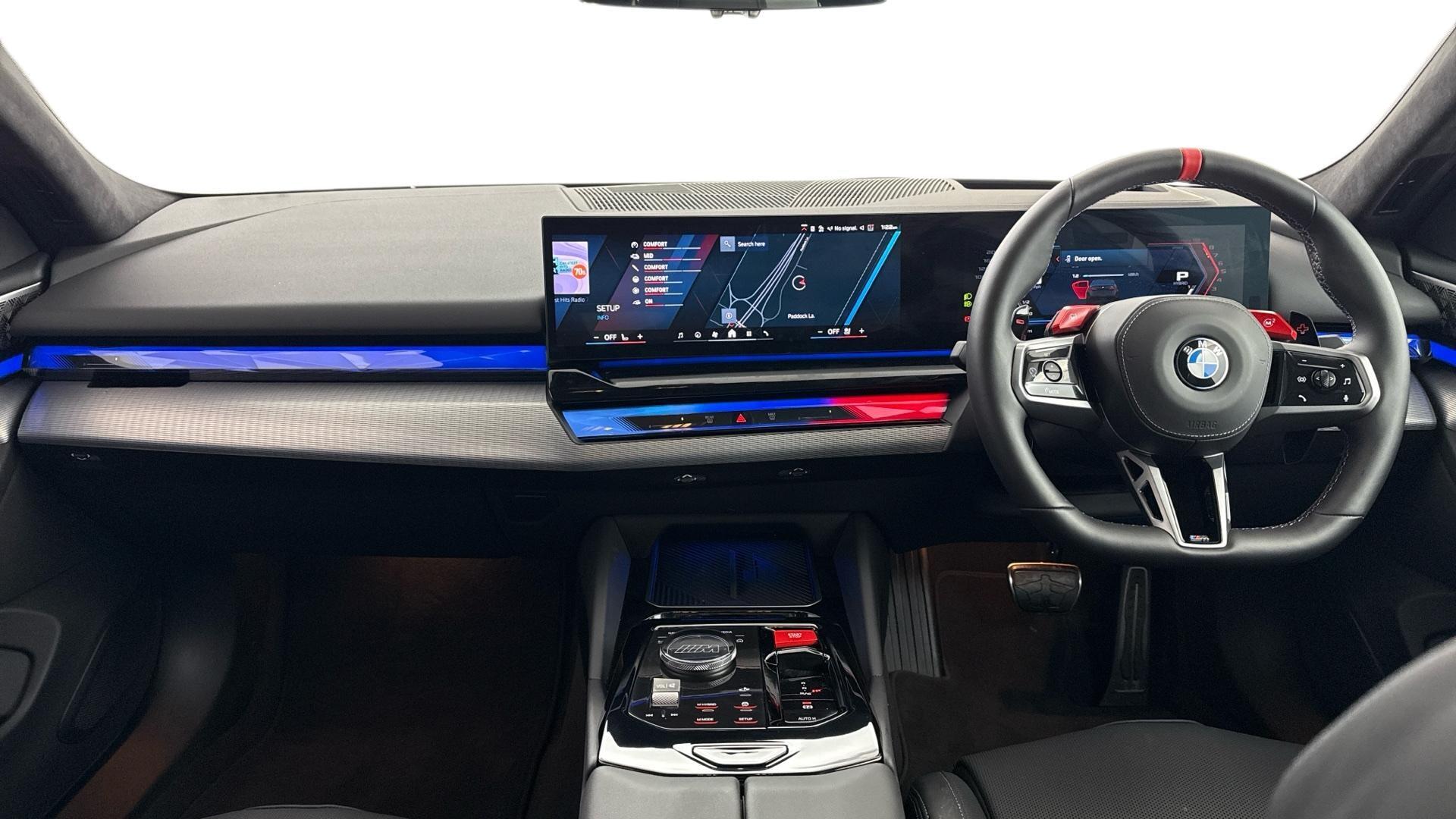 BMW M5 view 4
