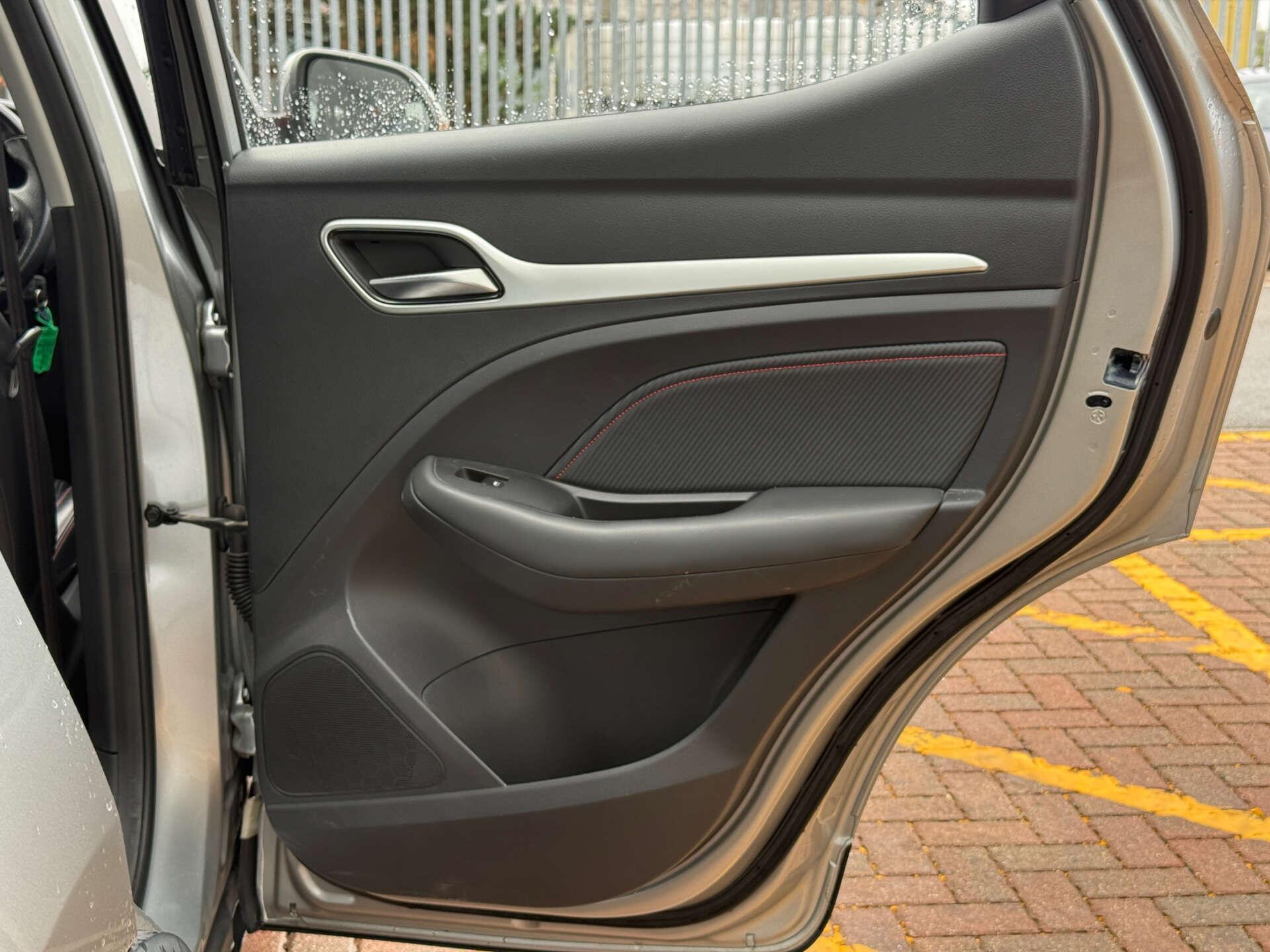 MG ZS view 27