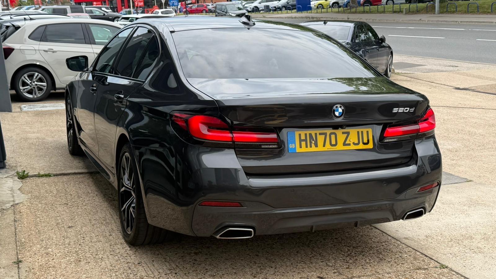 BMW 5 Series view 15