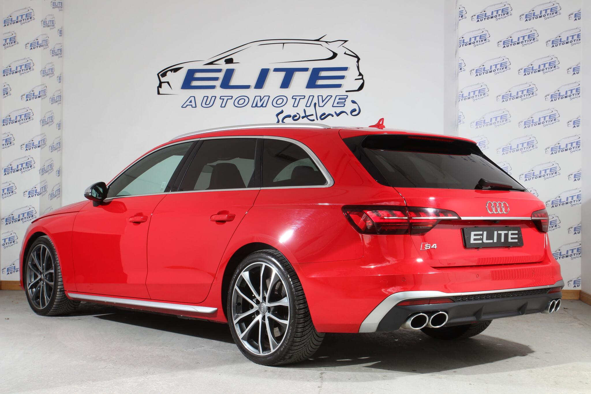 Audi S4 view 7