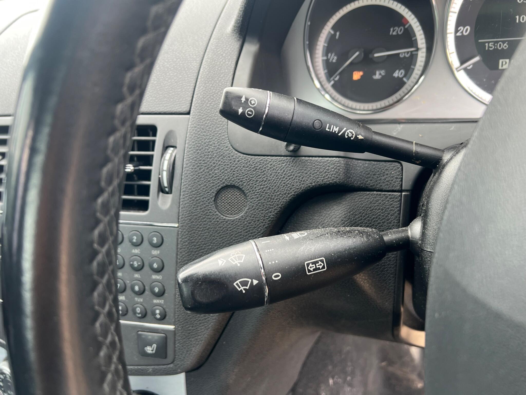 Mercedes-Benz C-Class view 37