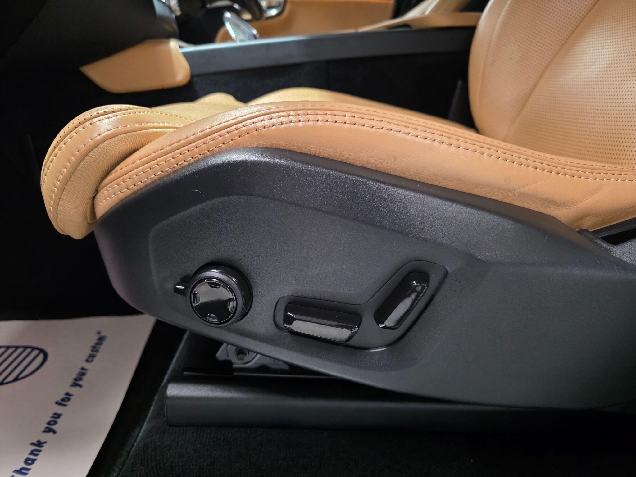 Volvo XC90 view 38