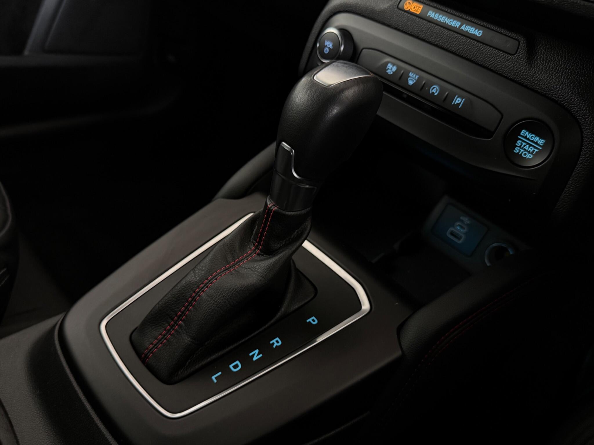 Ford Focus view 35