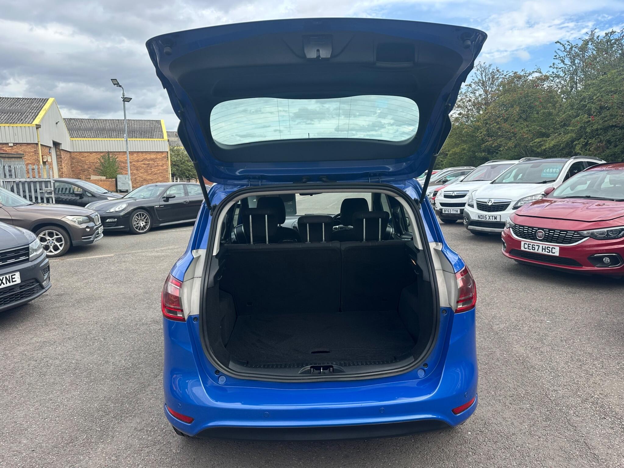 Ford B-Max view 35