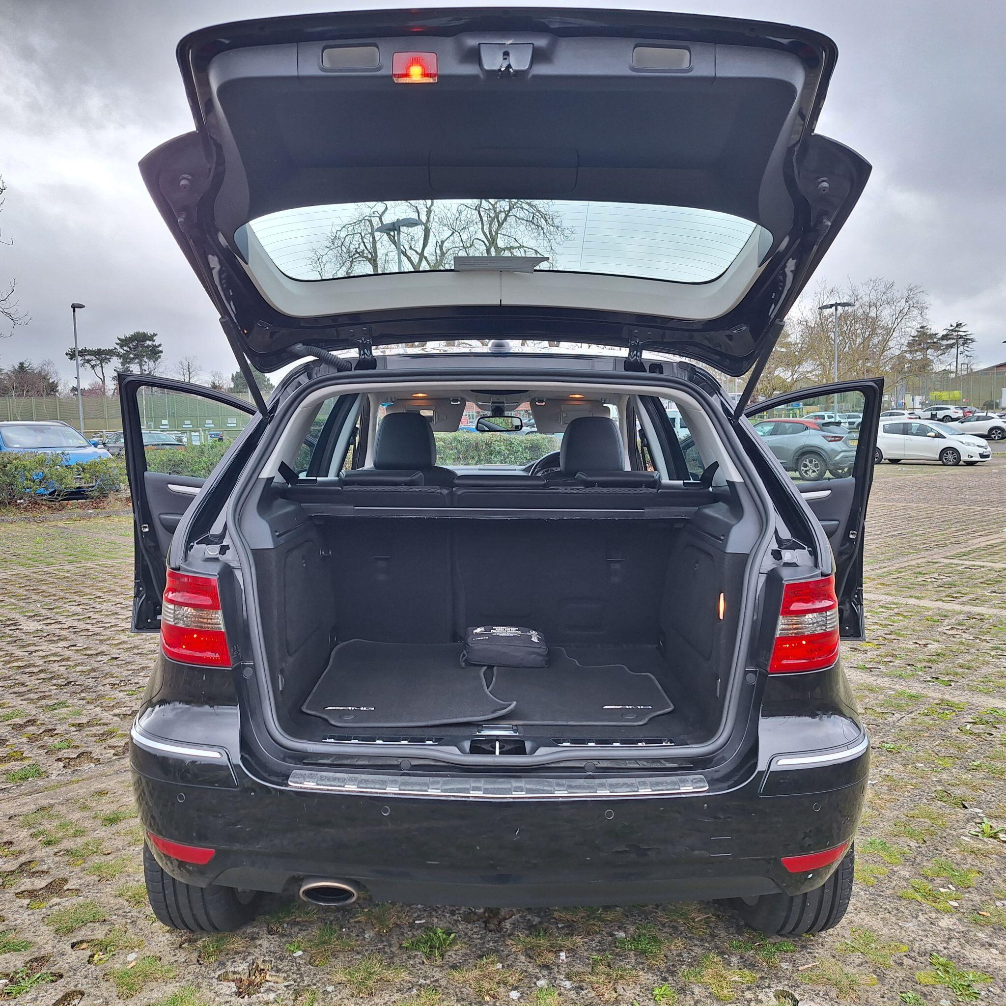 Mercedes-Benz B-Class view 37