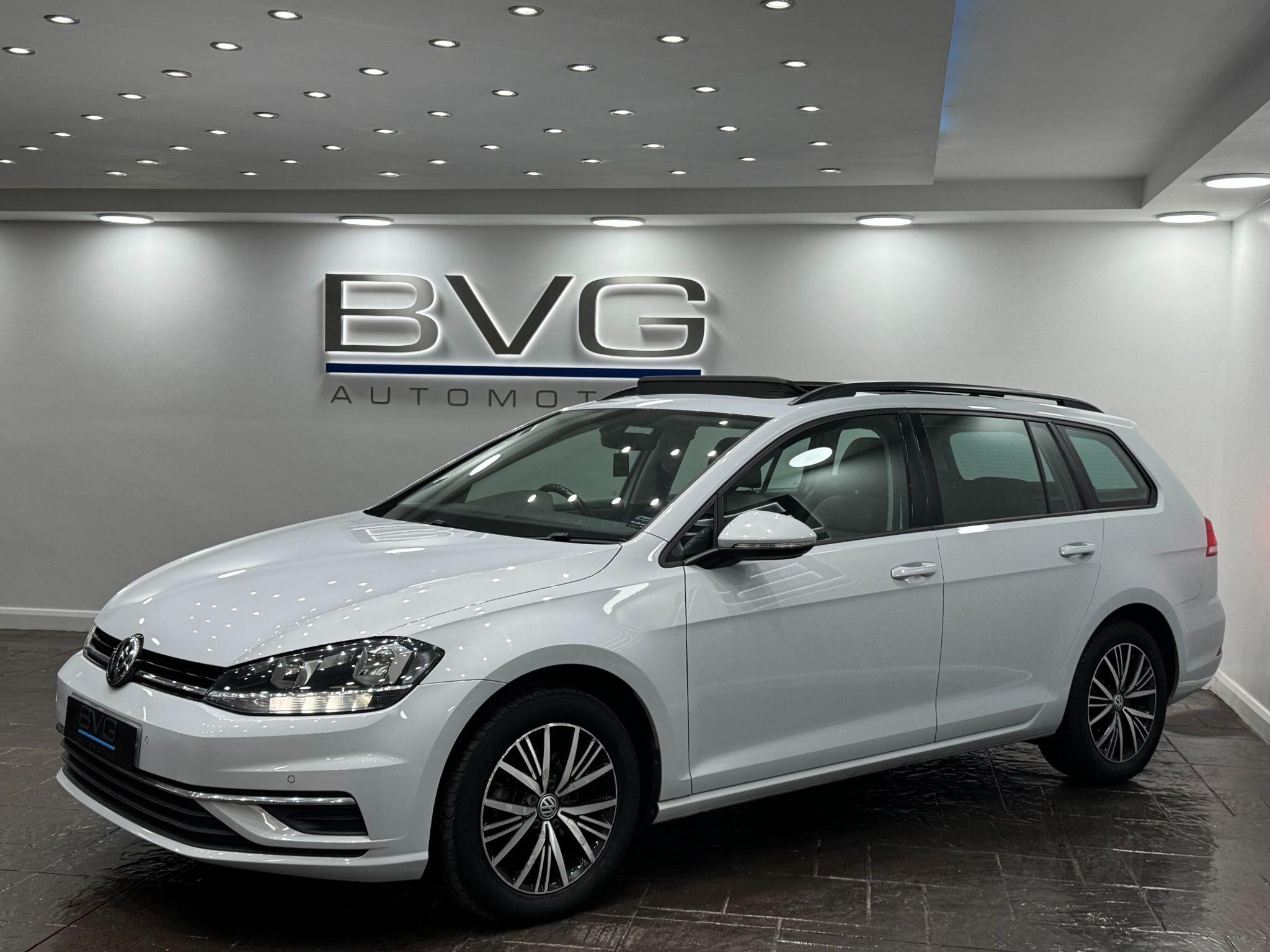 Volkswagen Golf view 5