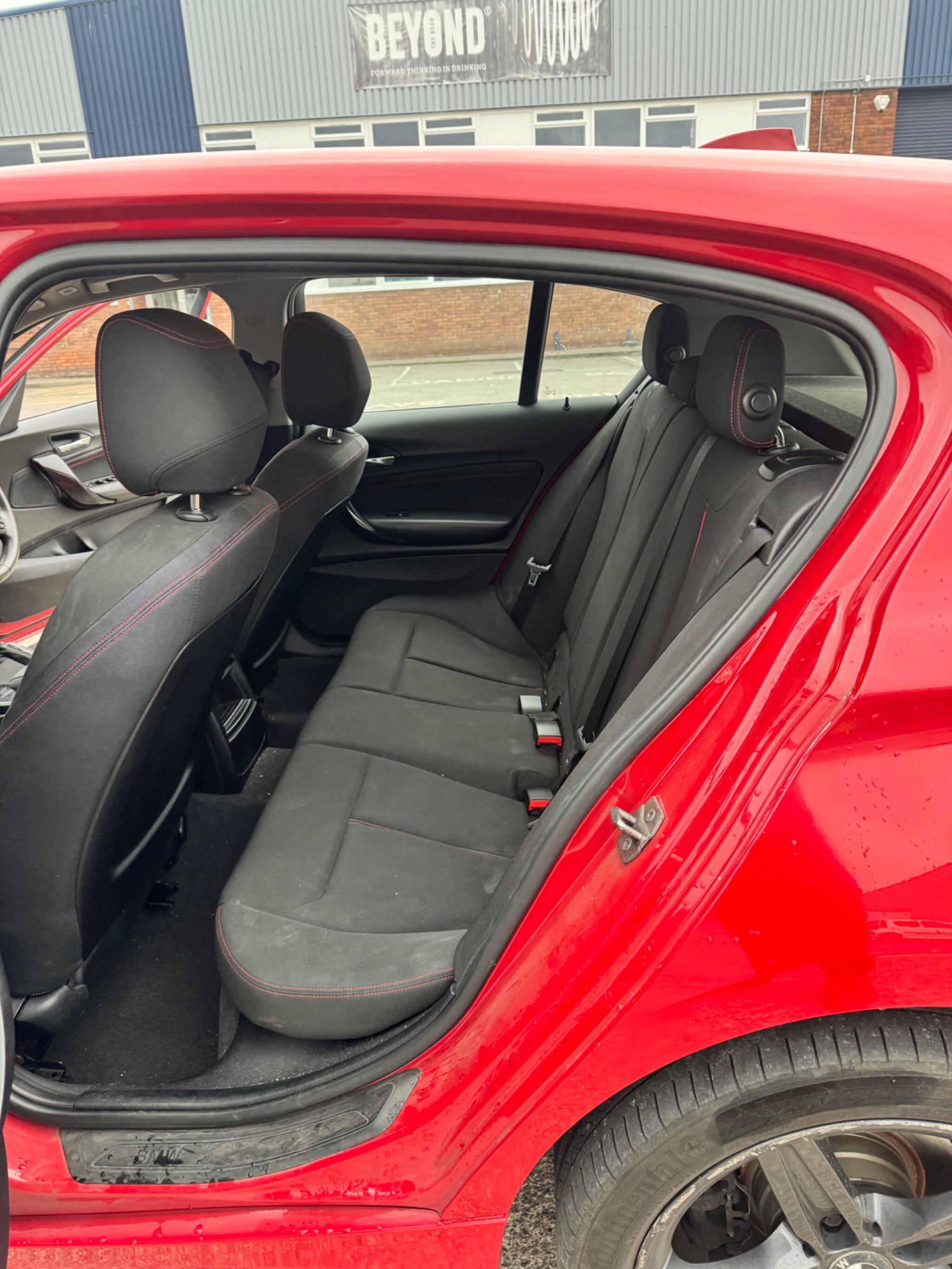 BMW 1 Series view 25
