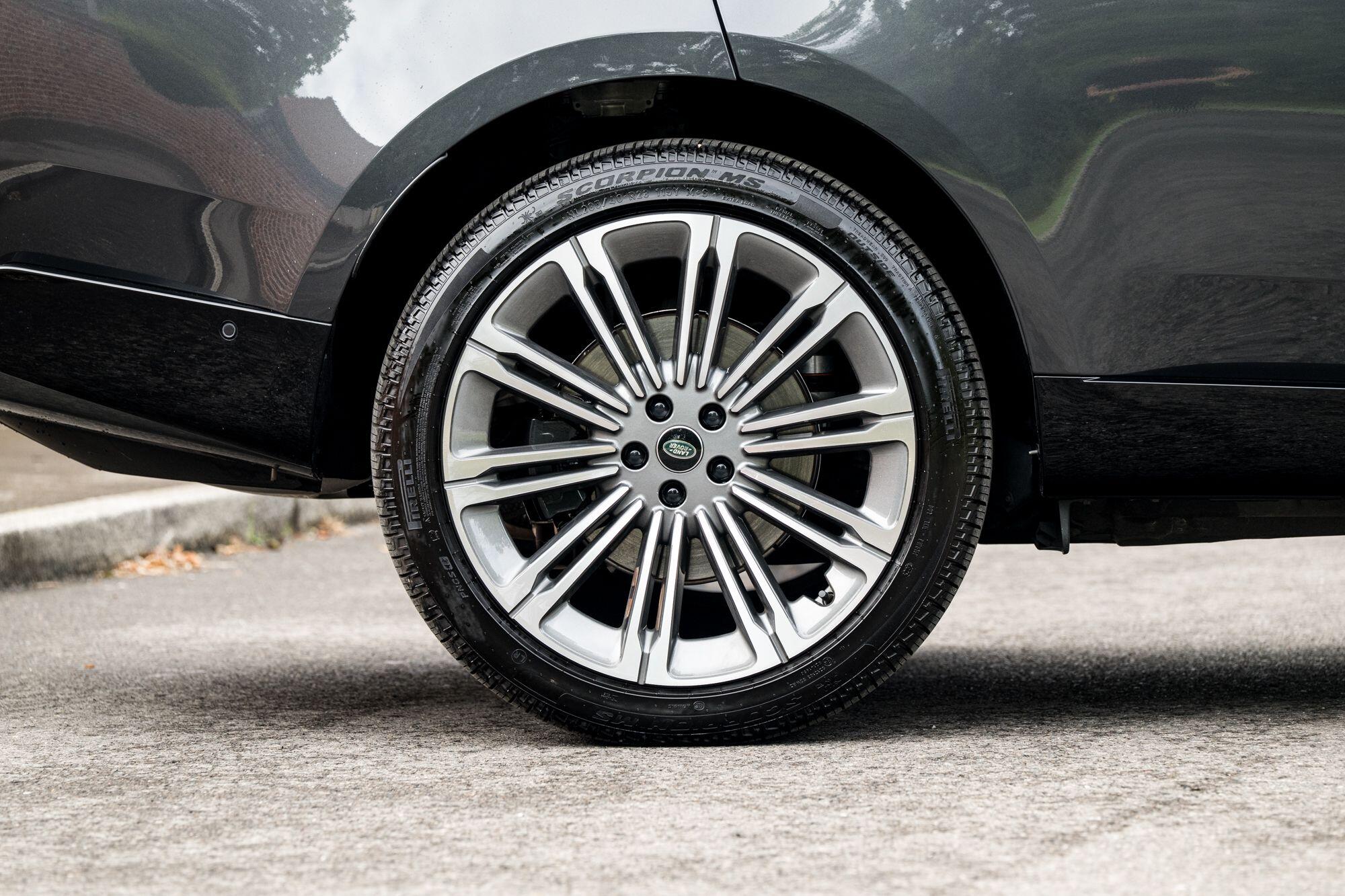 Land Rover Range Rover view 19
