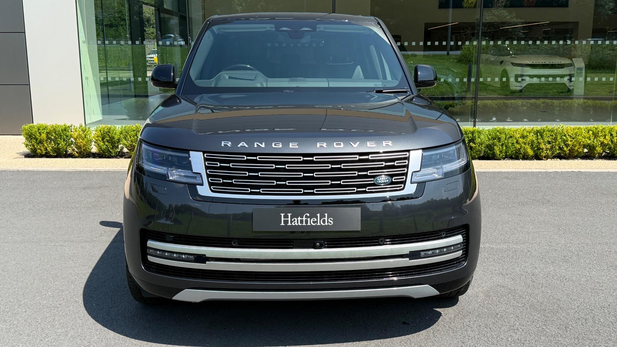 Land Rover Range Rover view 2