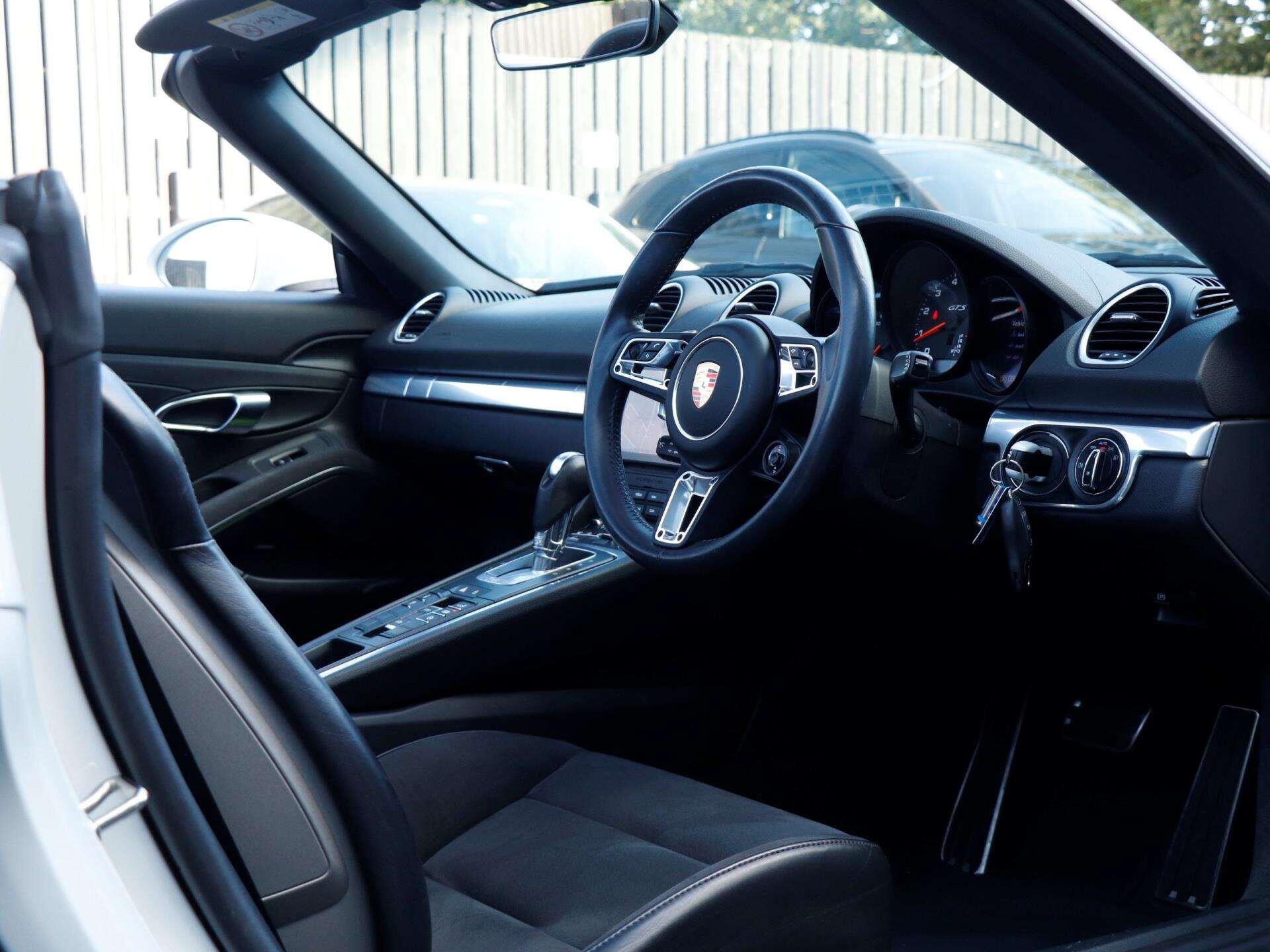Porsche Boxster view 11