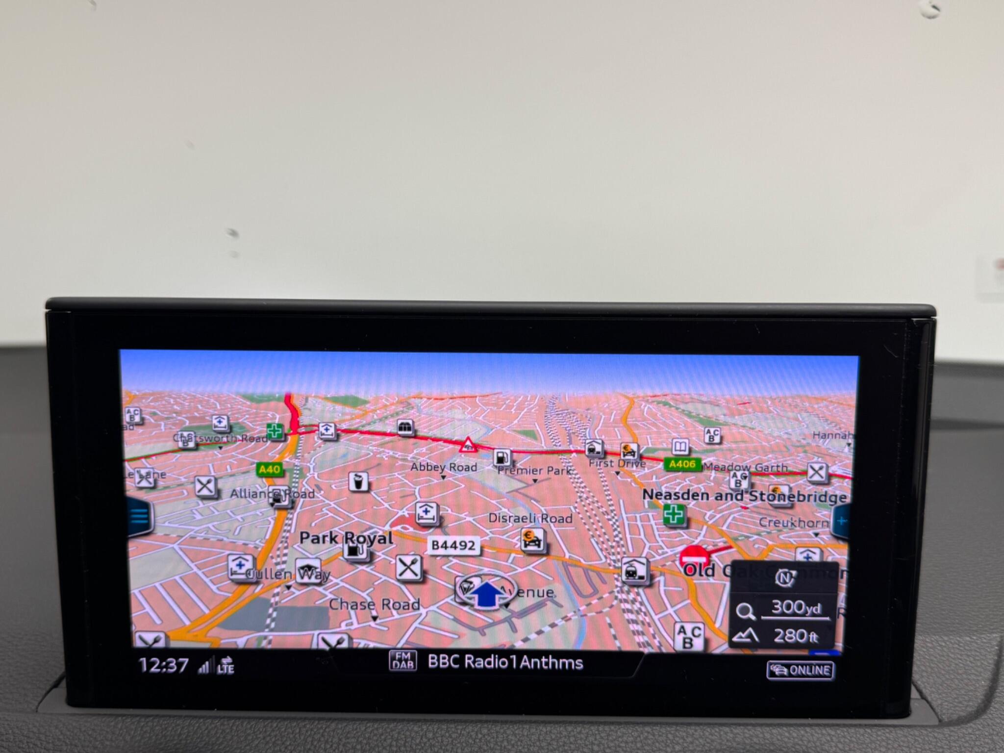 Audi Q2 view 16