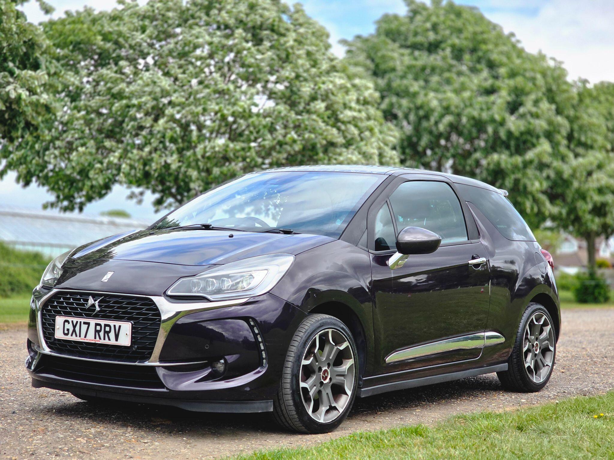 DS Automobiles DS 3 view 16