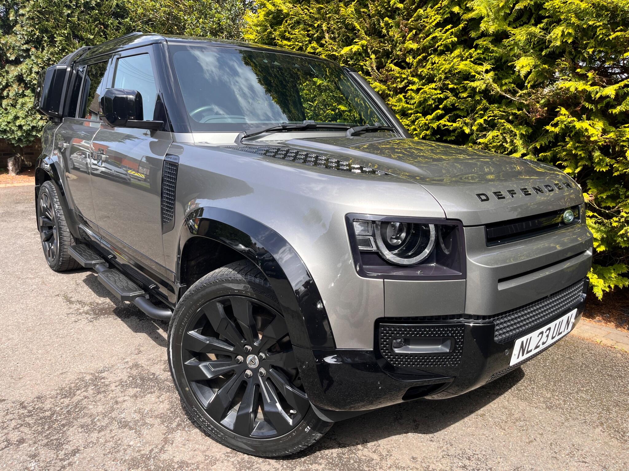 Land Rover Defender view 22