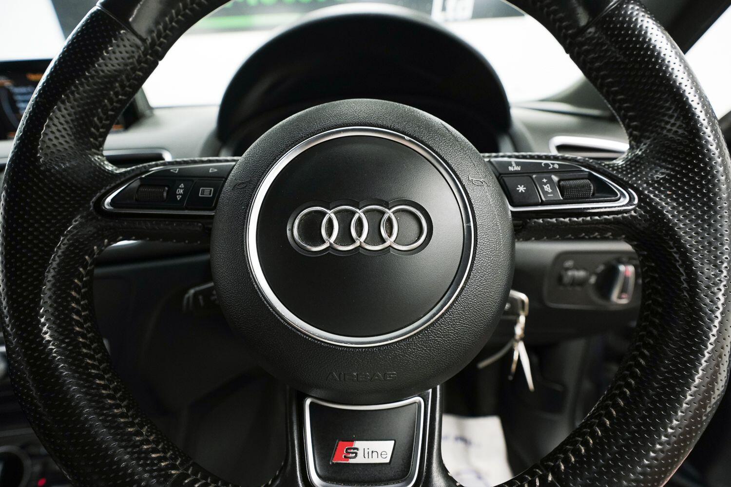 Audi Q3 view 25