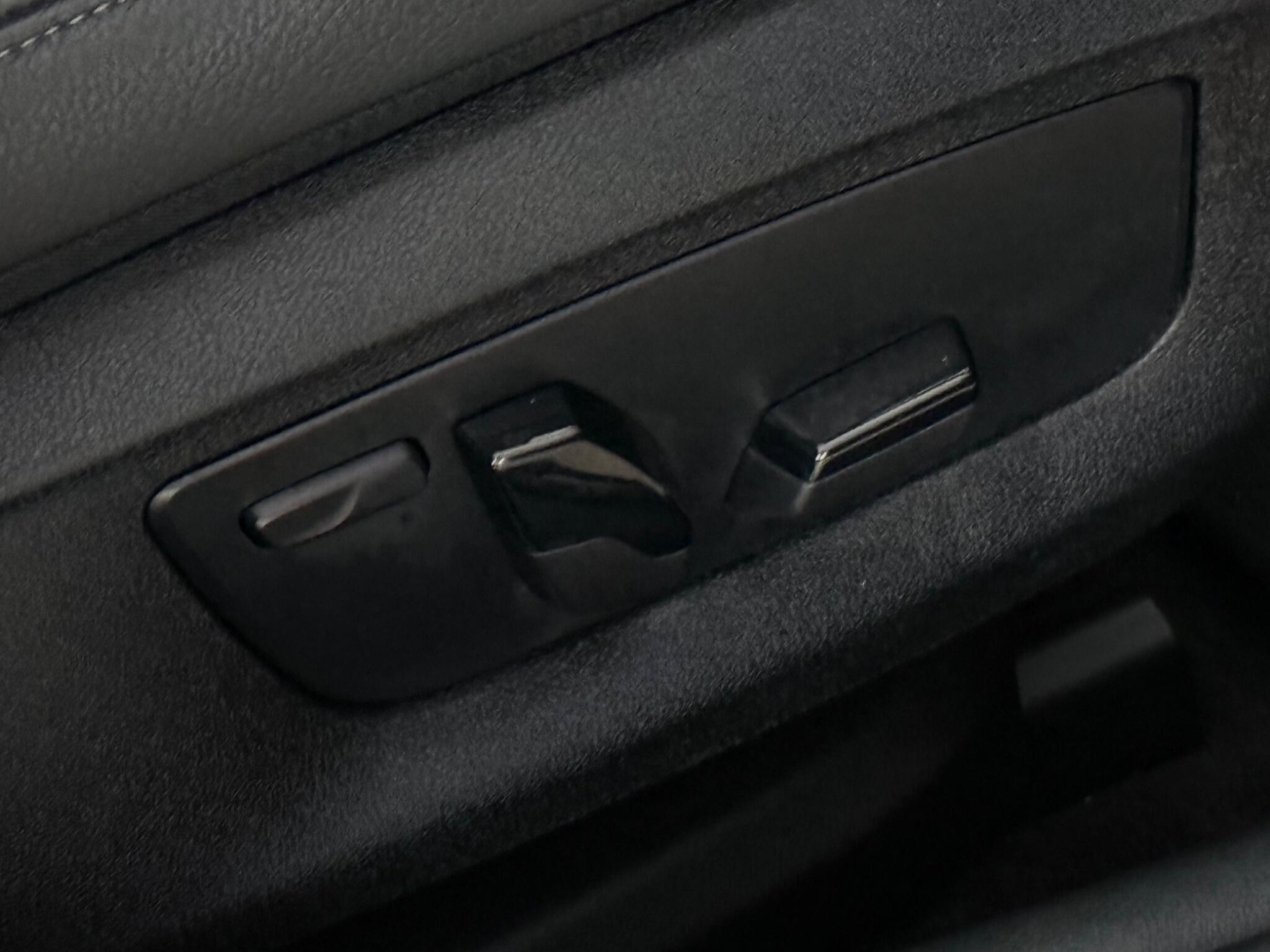BMW 5 Series view 29