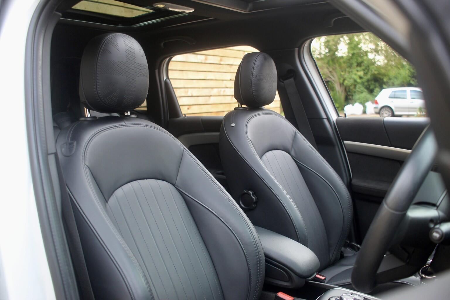 Mini Countryman view 9