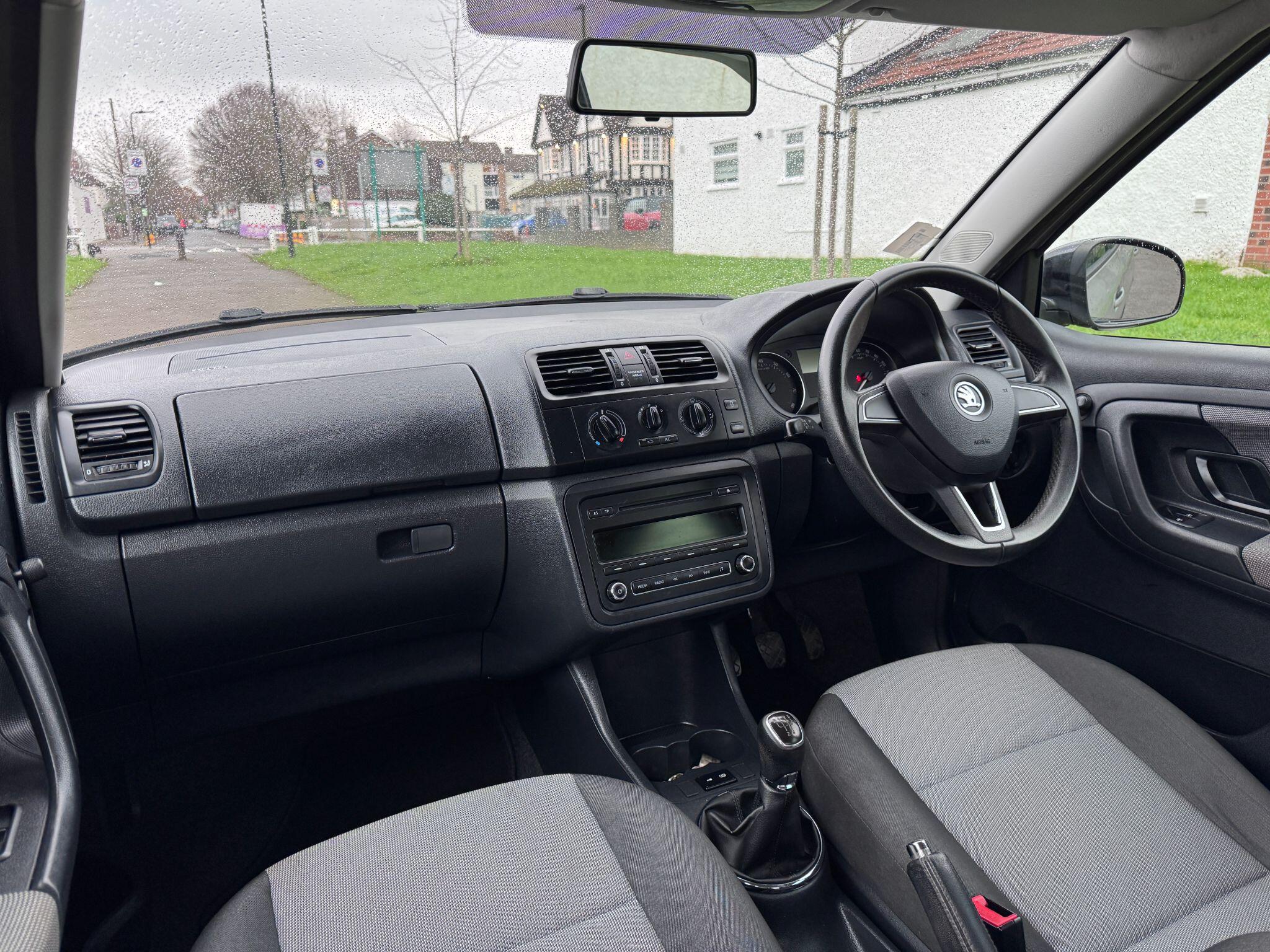 2013 Skoda Fabia image 36