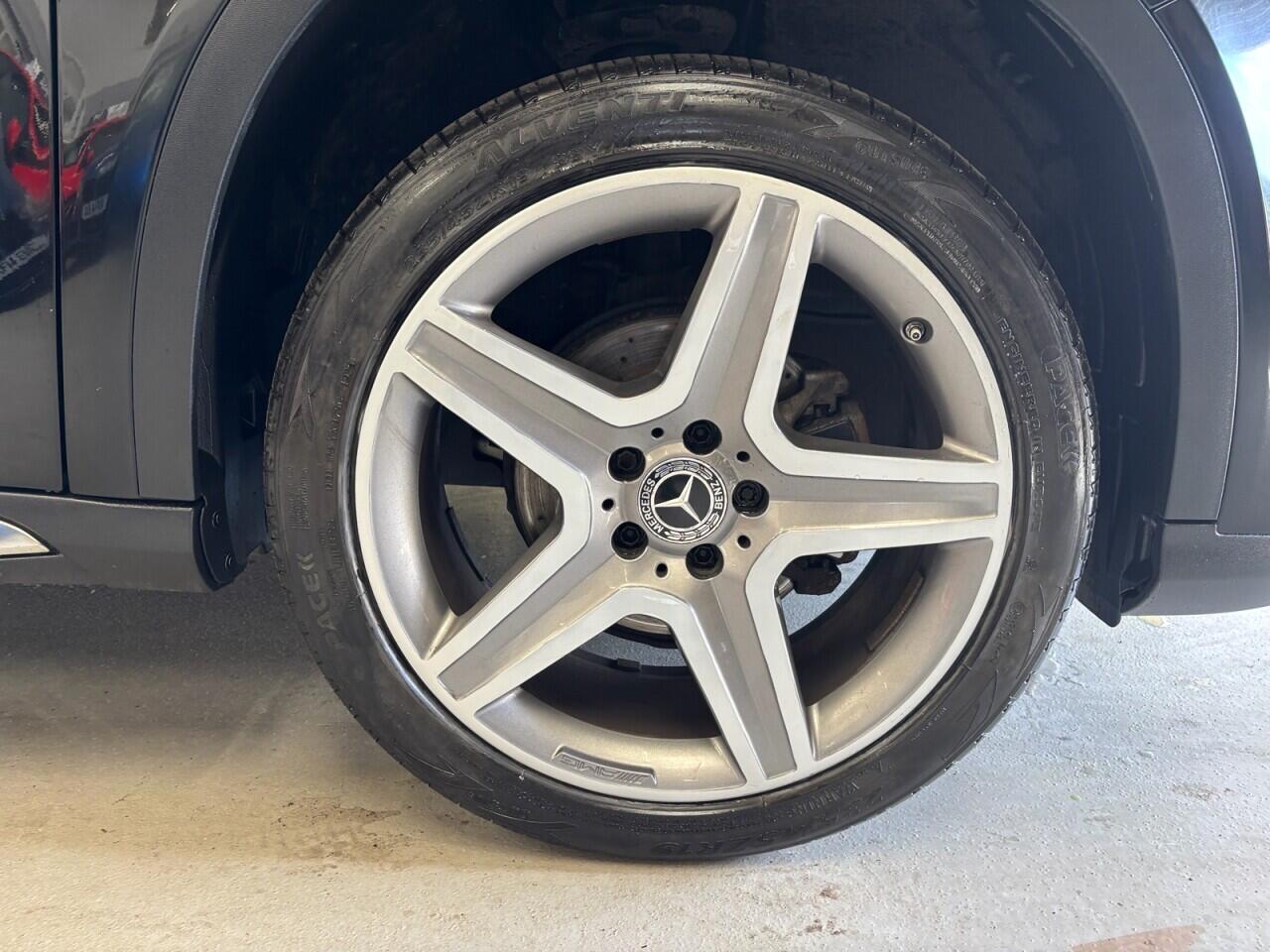 Mercedes-Benz GLA view 12