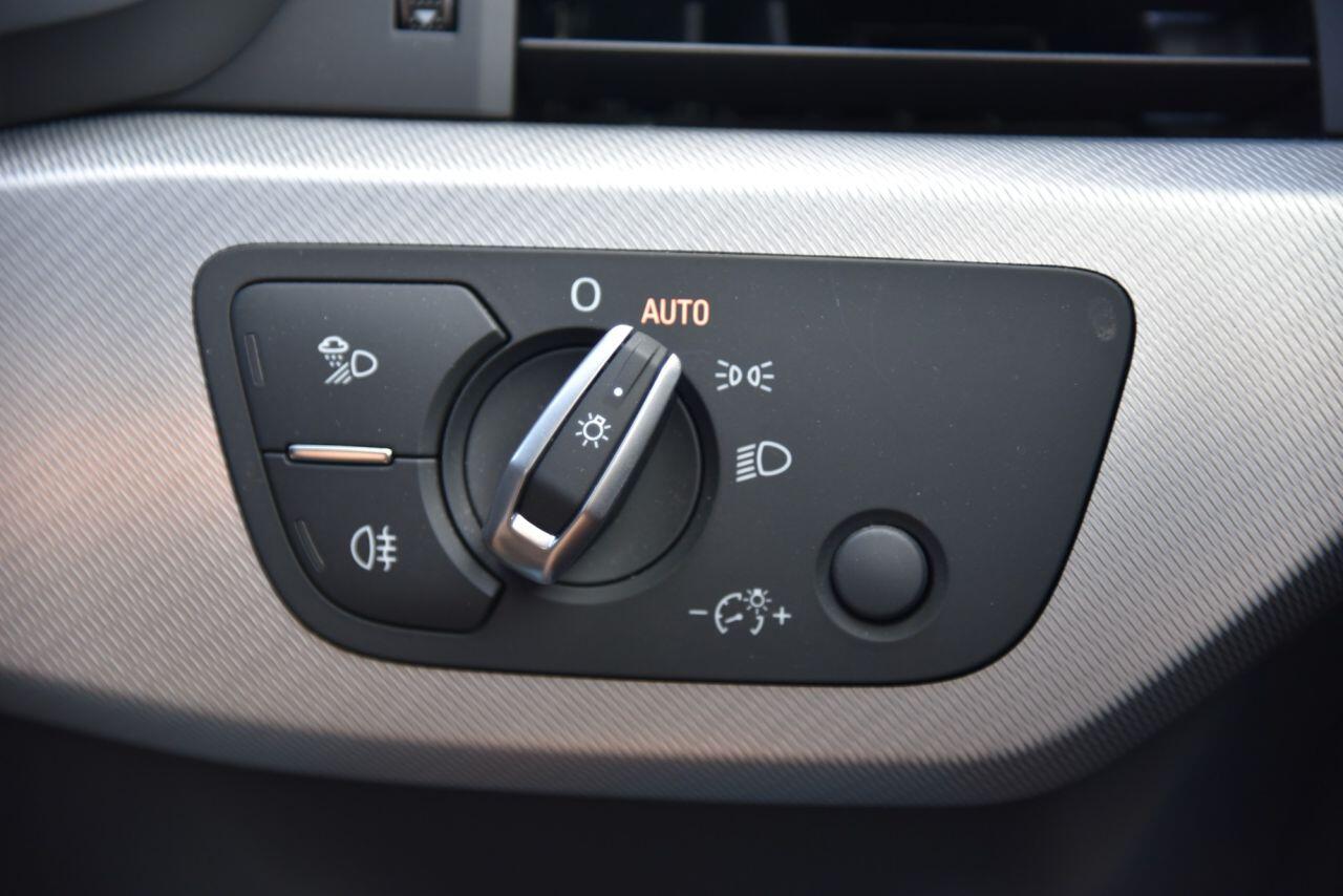 Audi A4 view 34