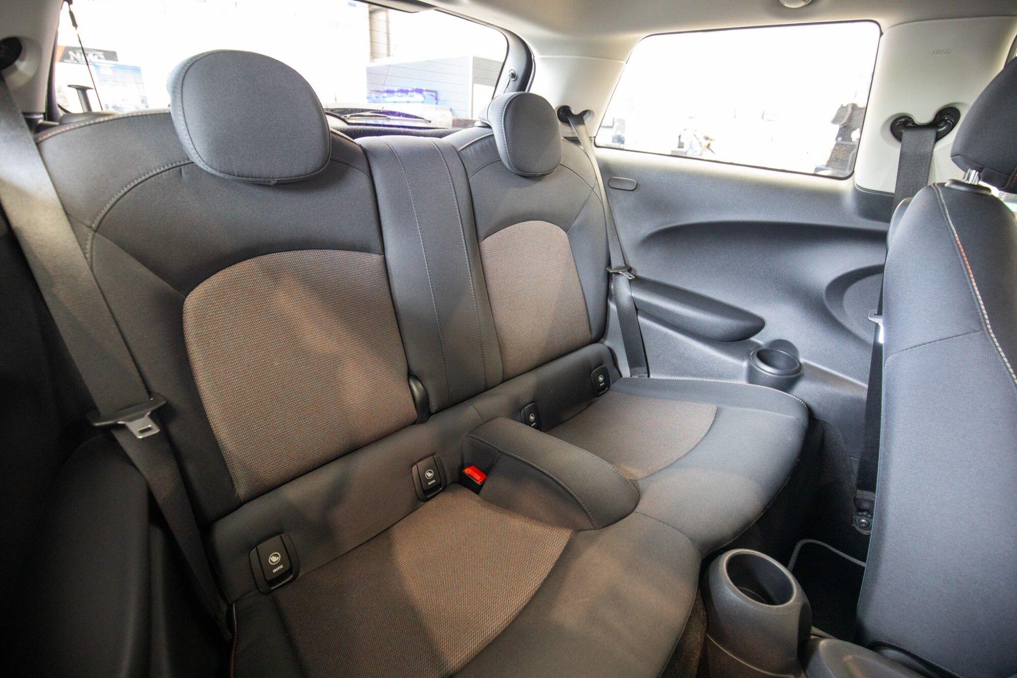 Mini Hatch view 11
