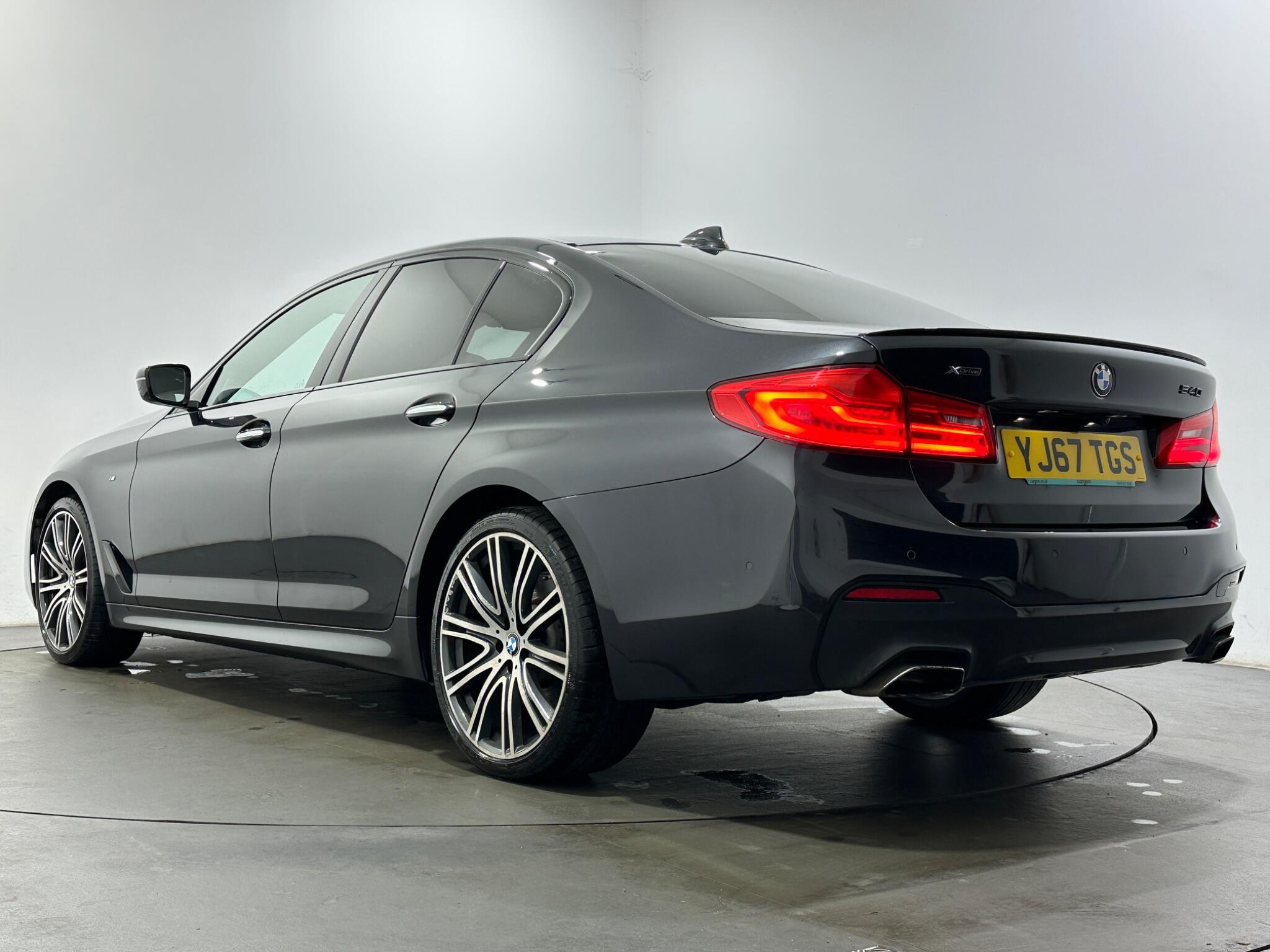 BMW 5 Series view 50
