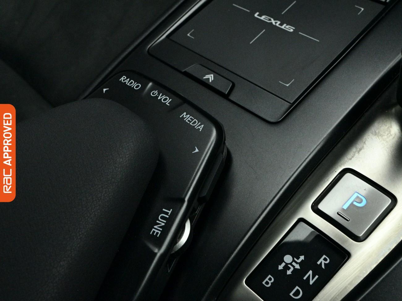 Lexus Ux view 20