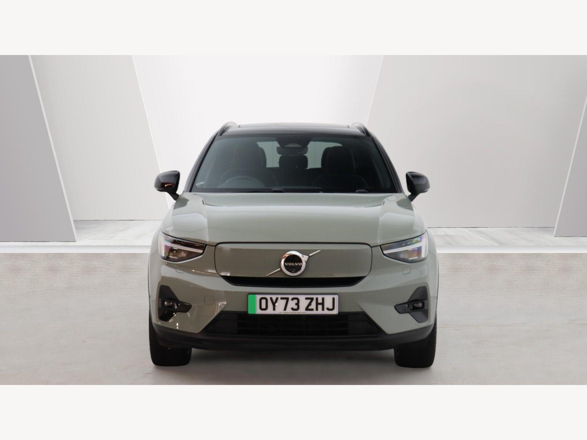 Volvo XC40 view 11