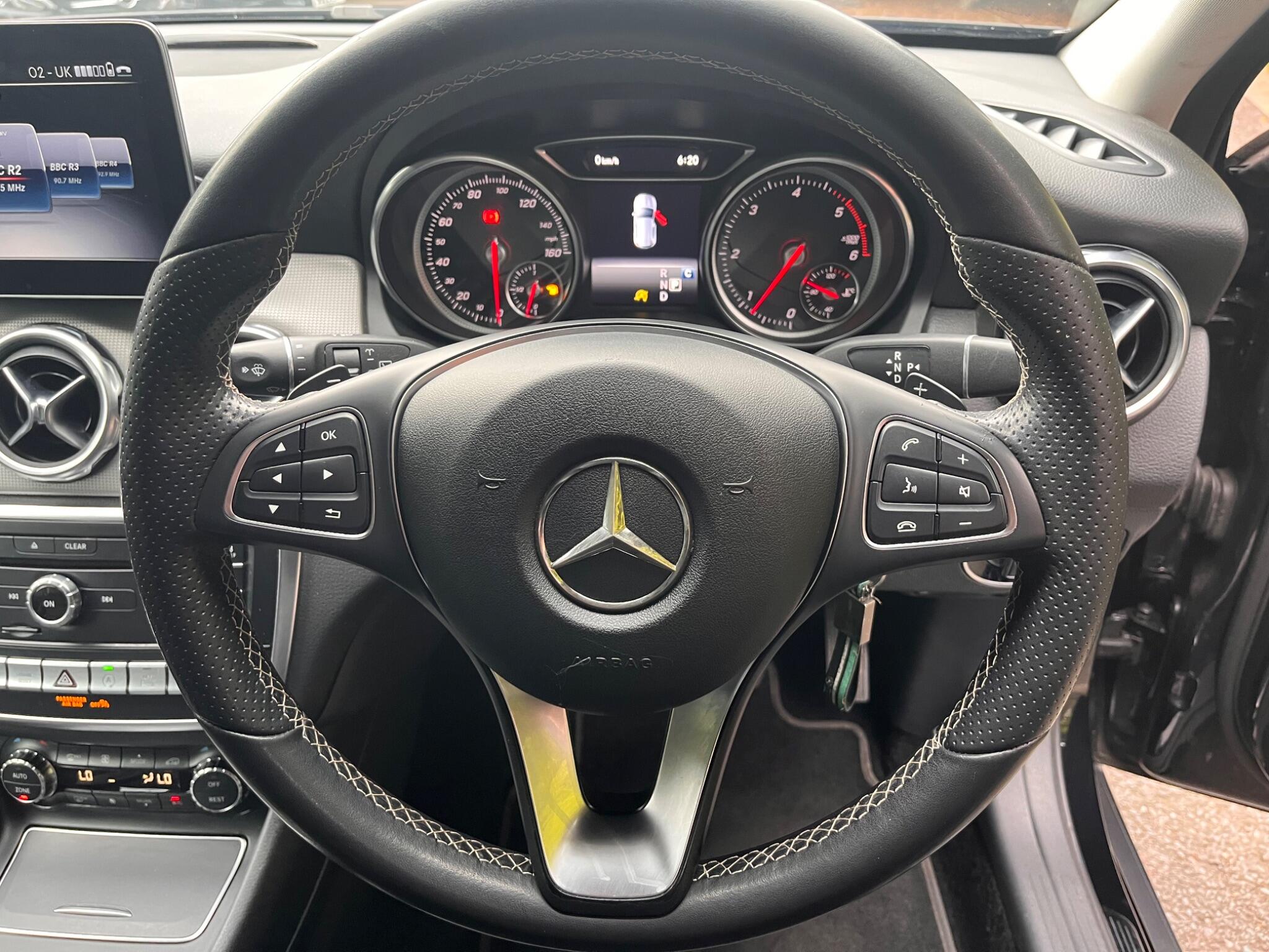 Mercedes-Benz Gla view 27