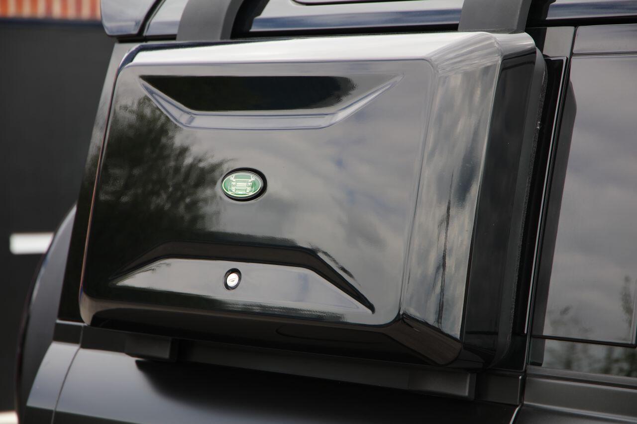 Land Rover Defender view 23