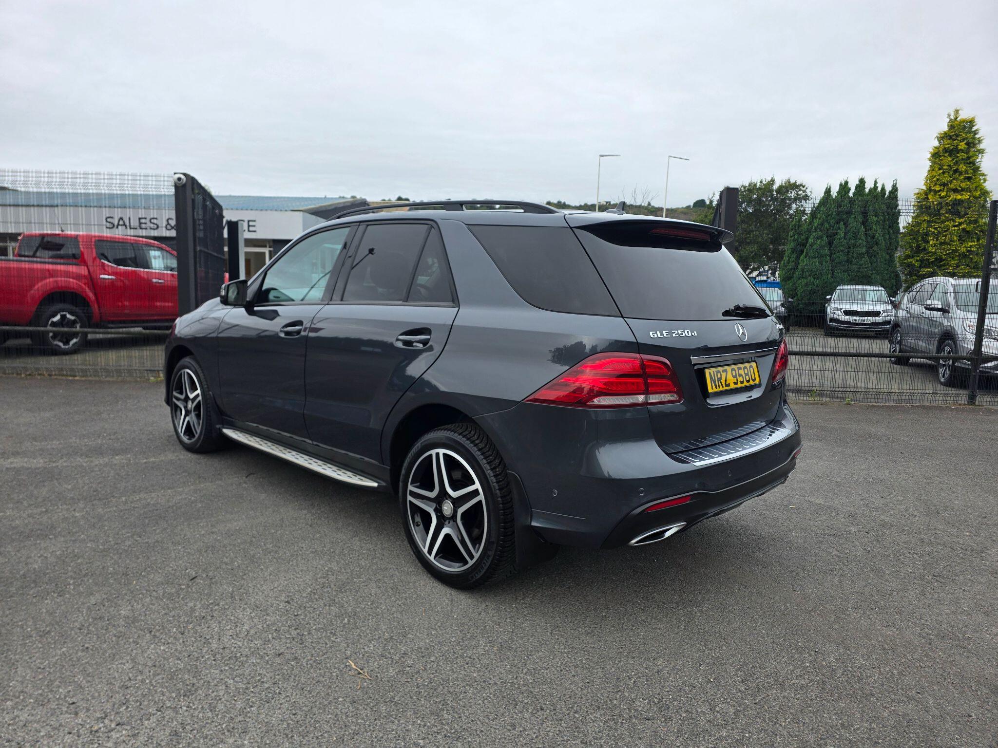 Mercedes-Benz Gle view 2