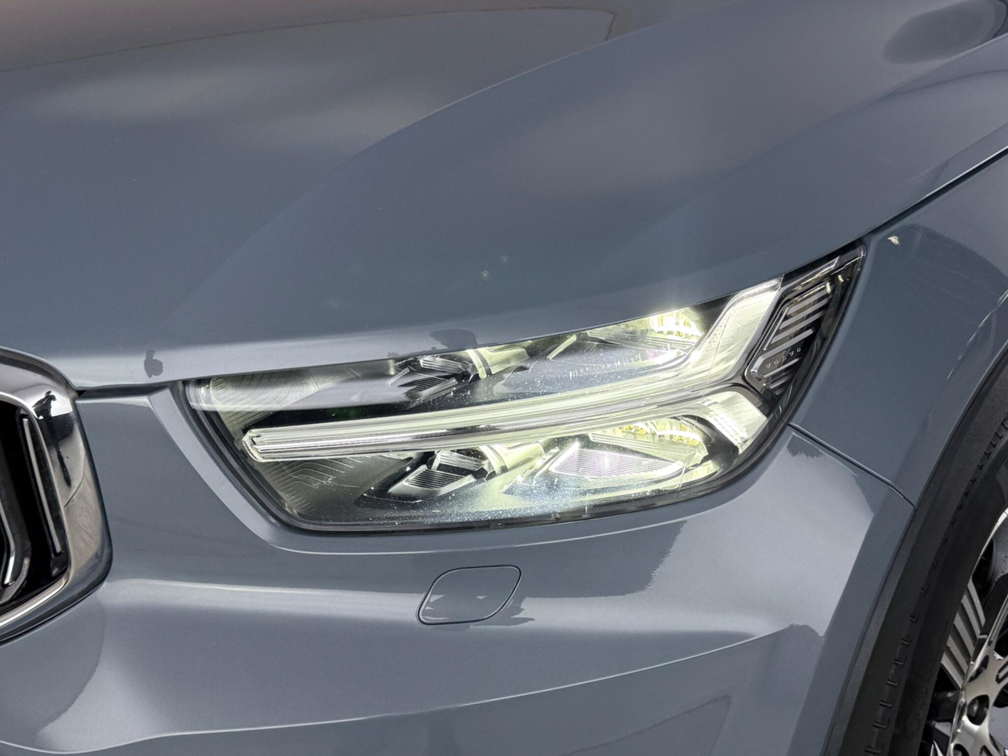 Volvo XC40 view 11