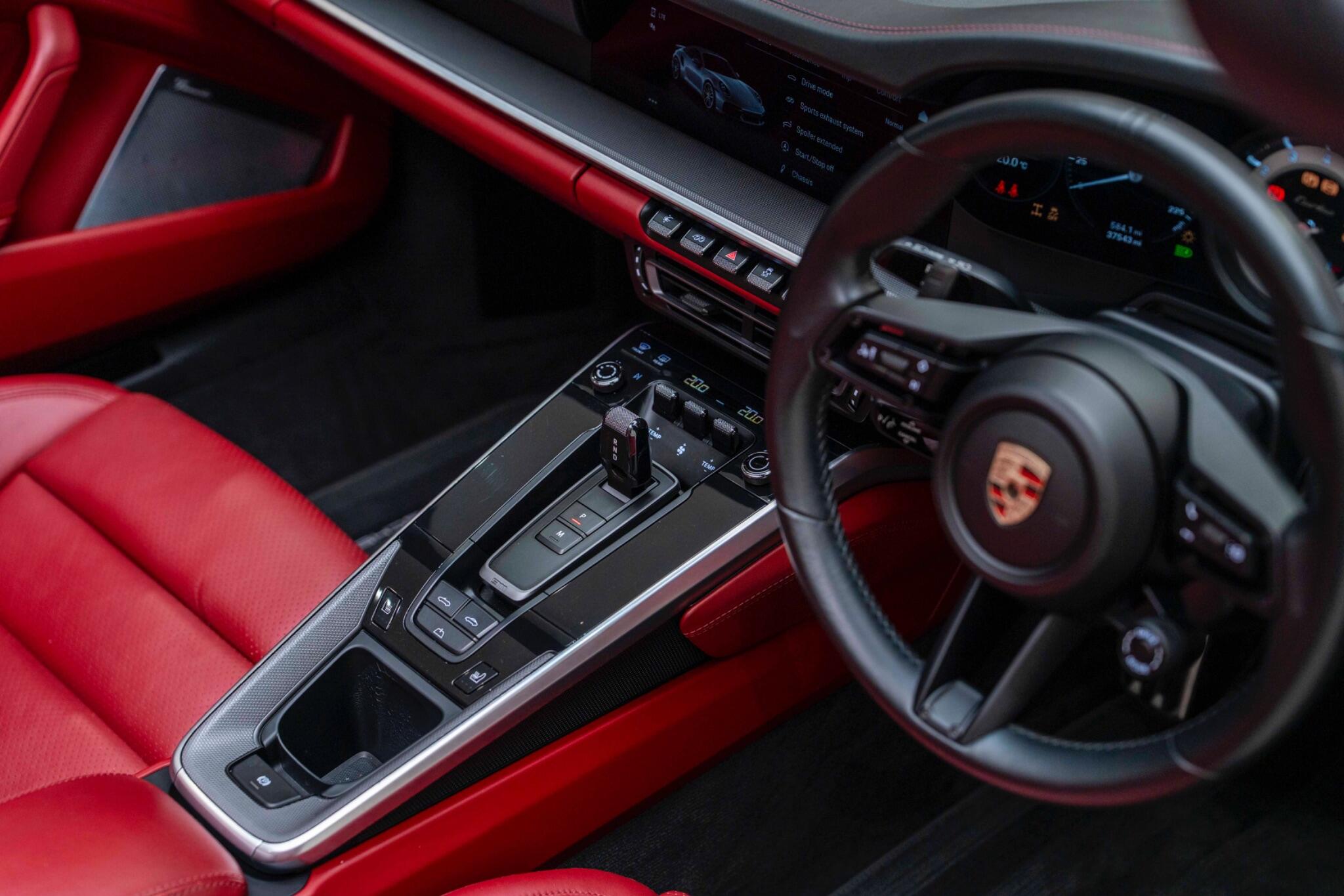 Porsche 911 view 37