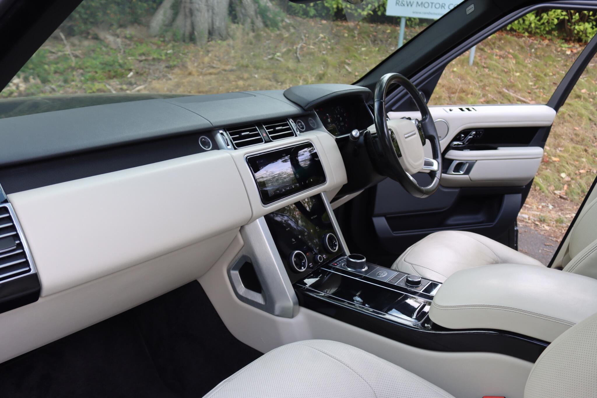 Land Rover Range Rover view 8