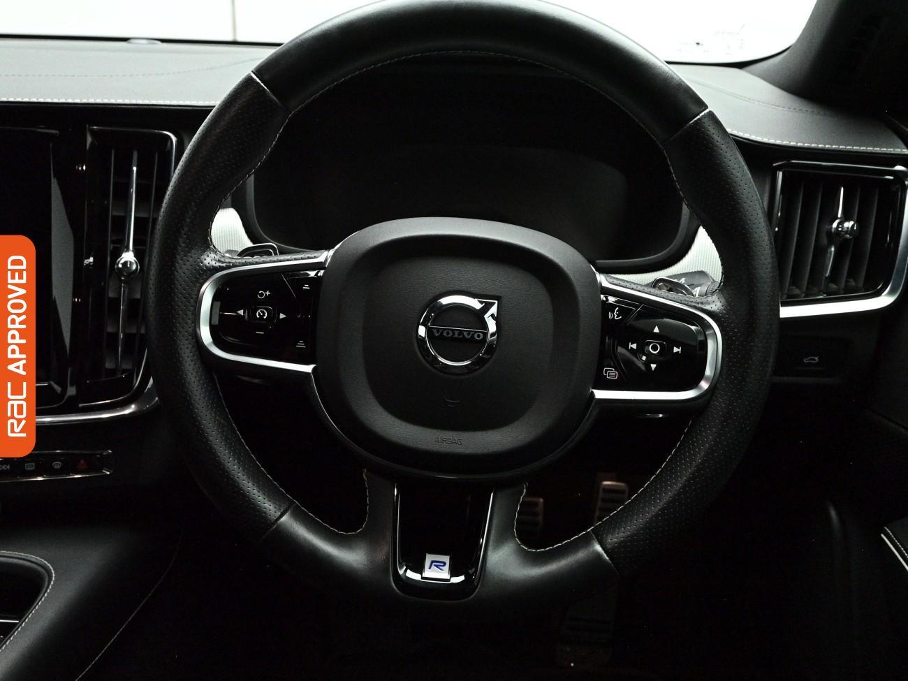 Volvo S90 view 9