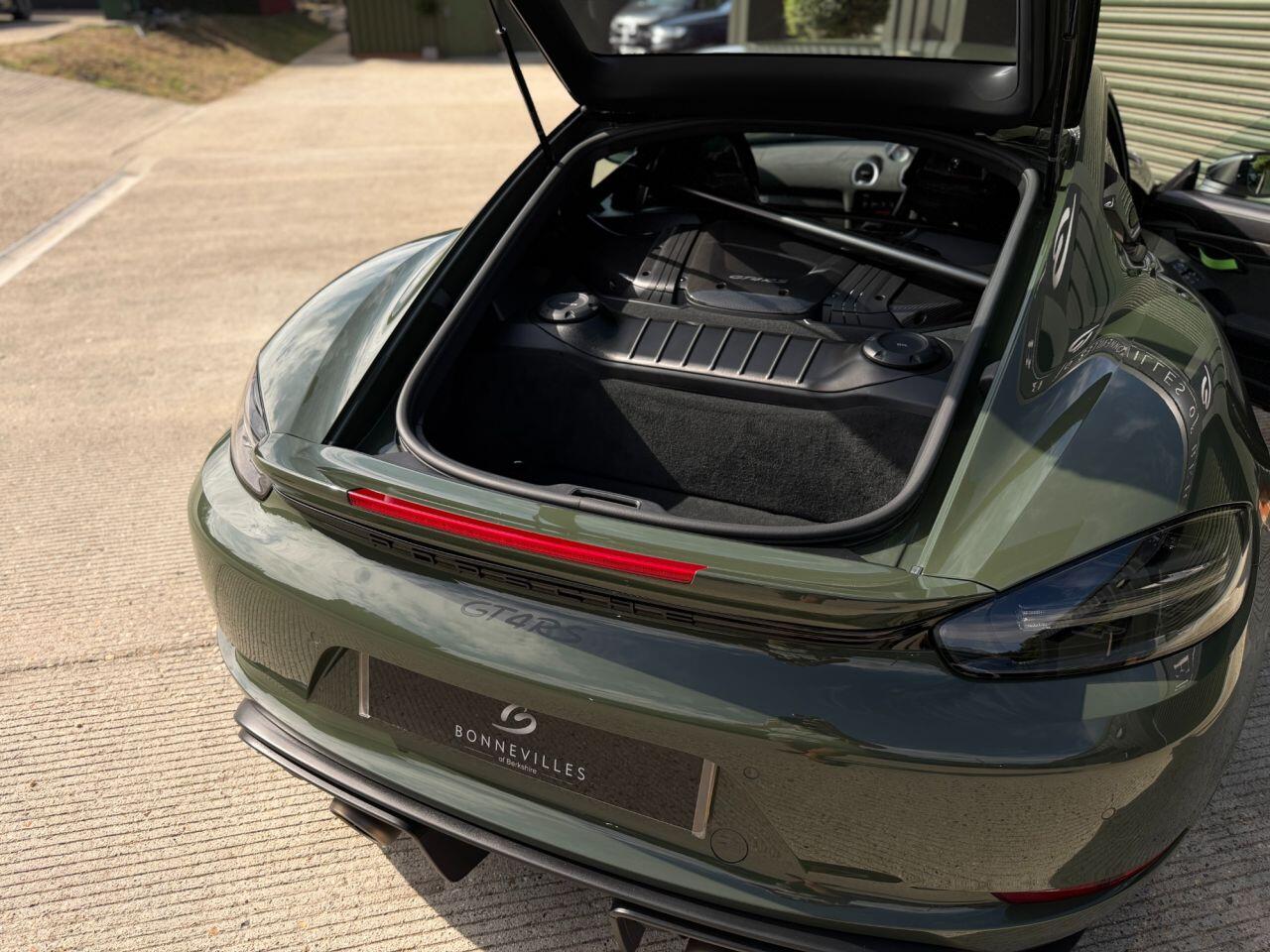 Porsche 718 Cayman view 42