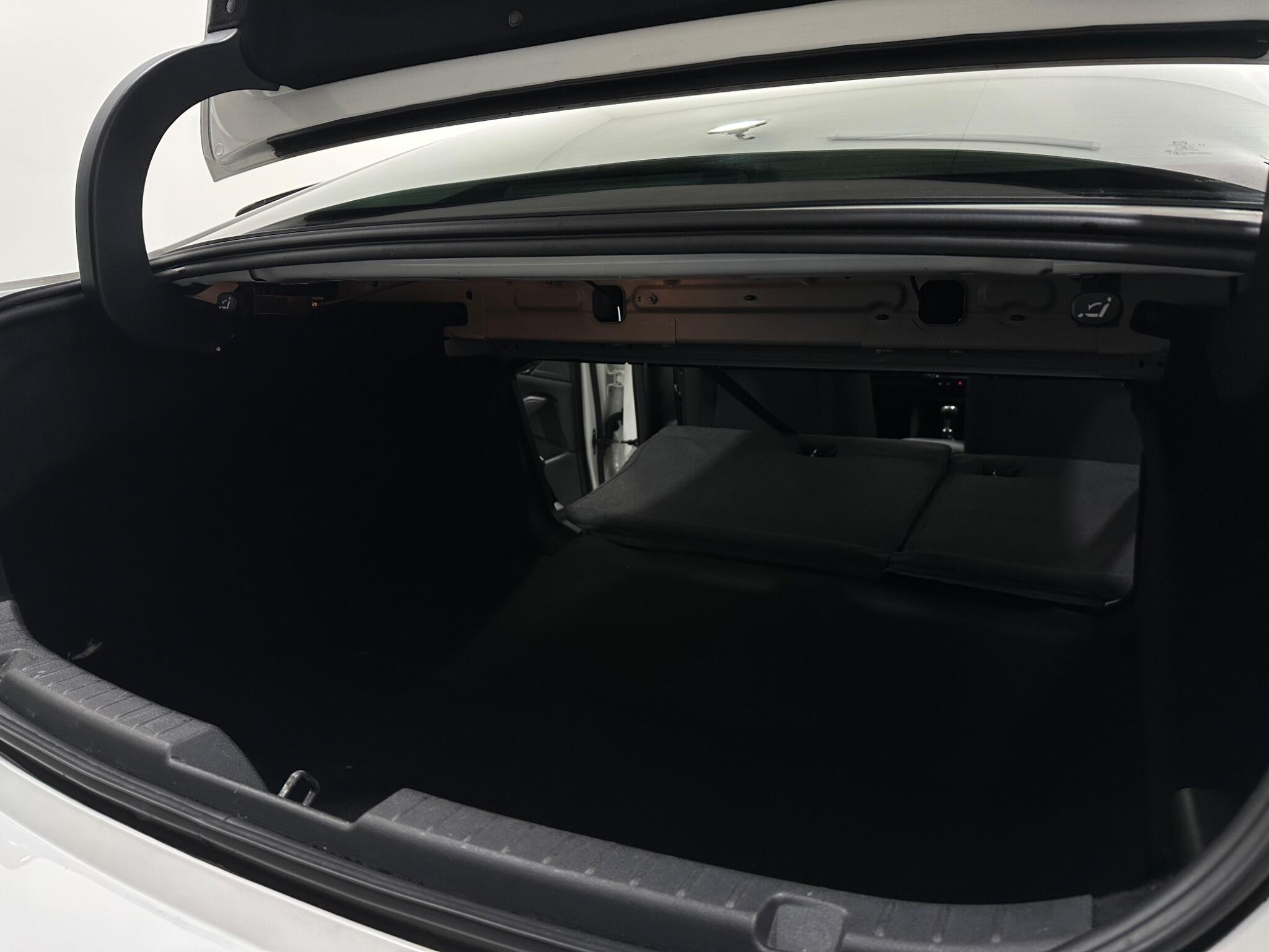 Mazda Mazda3 view 44