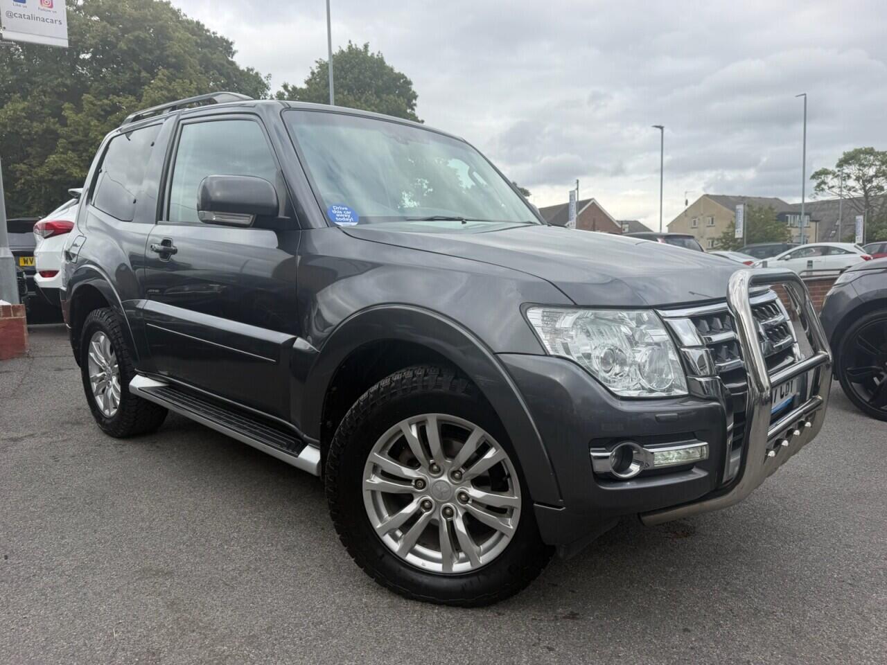 Mitsubishi Shogun view 21