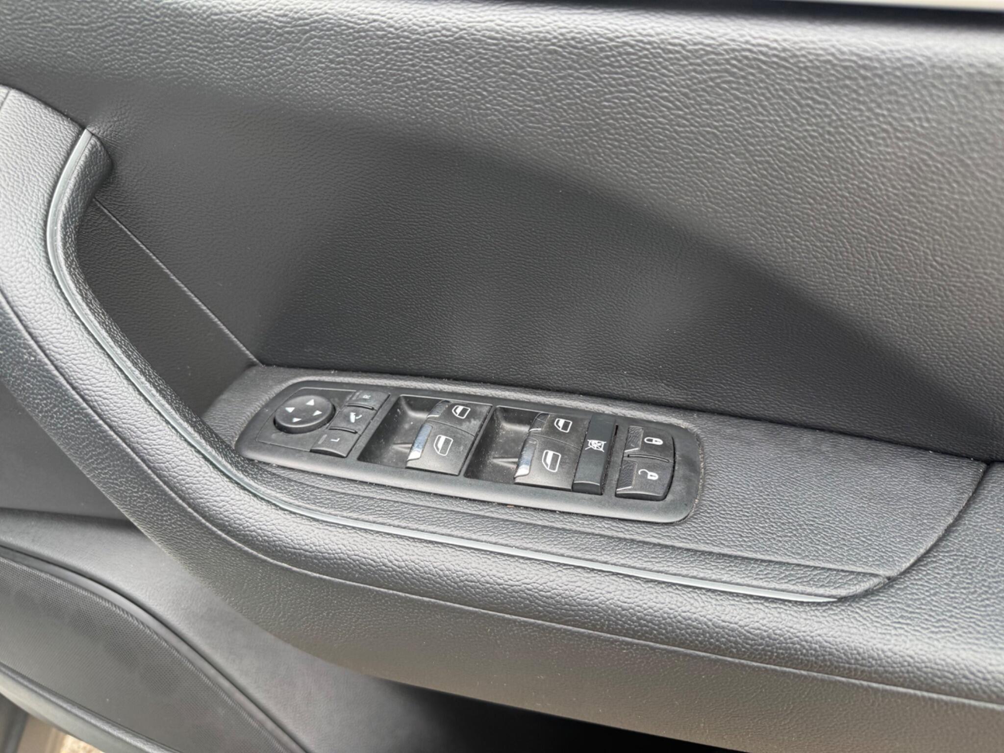 Maserati Levante view 37