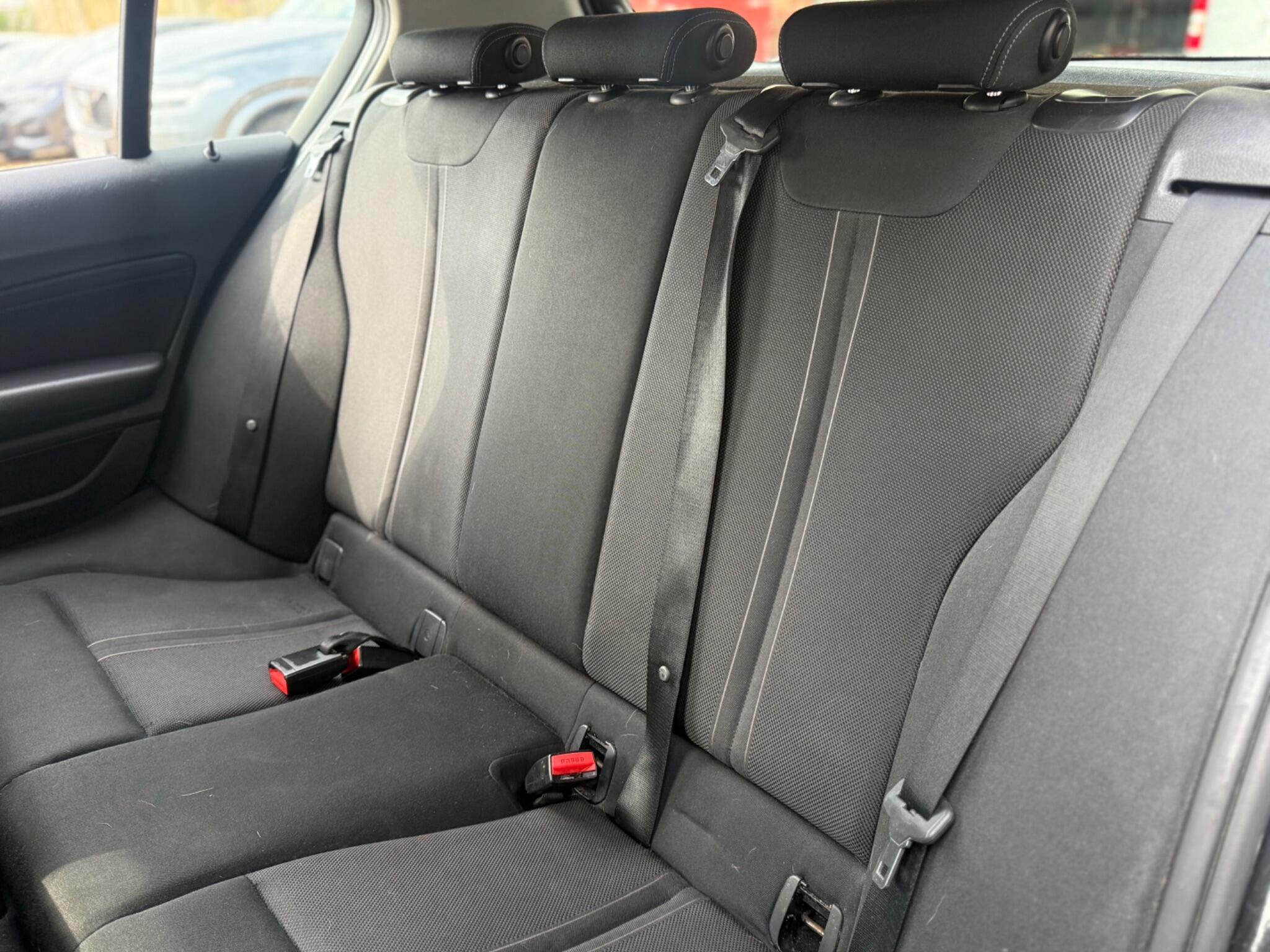 BMW 1 Series view 21