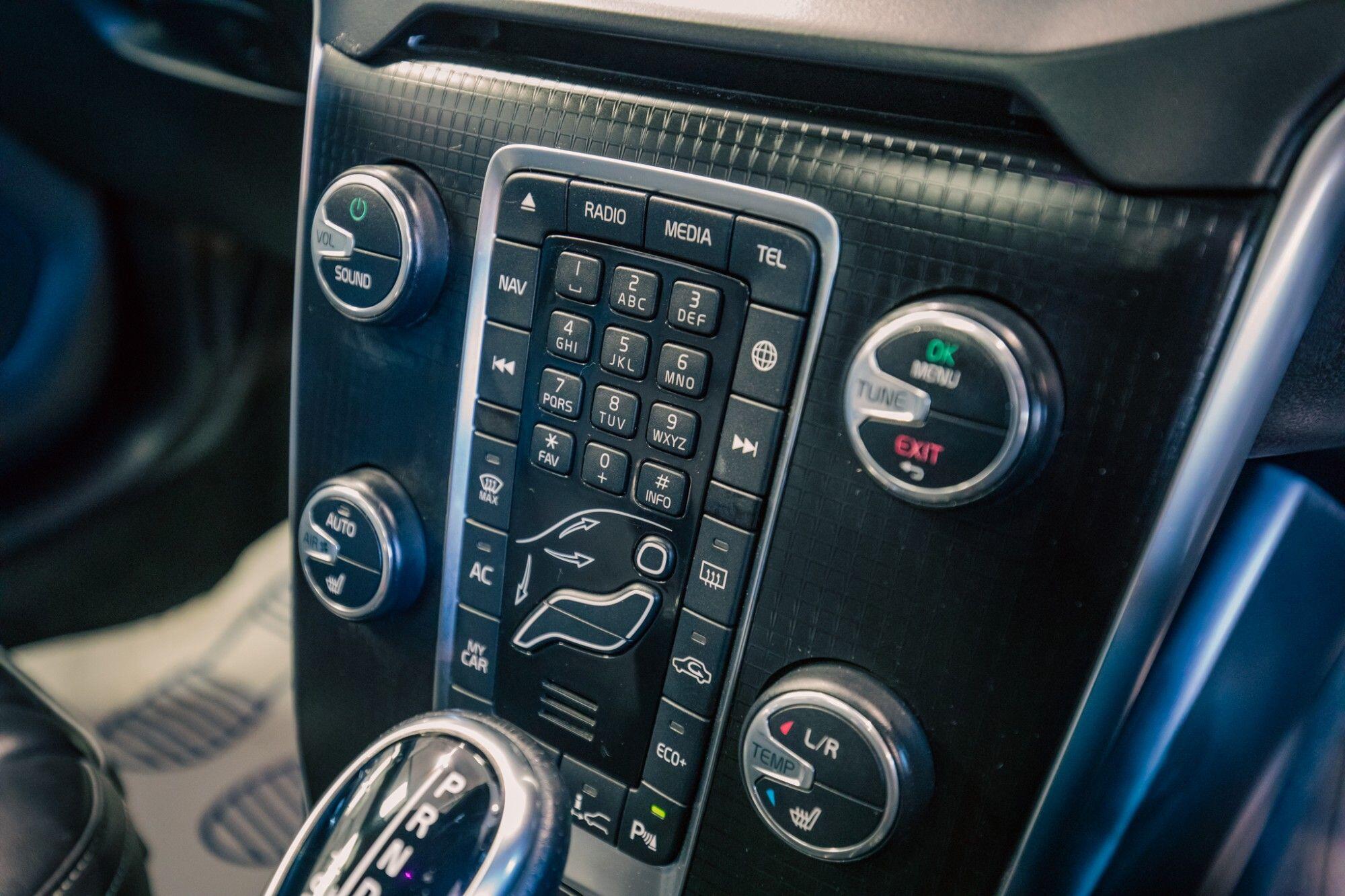 Volvo V40 view 18