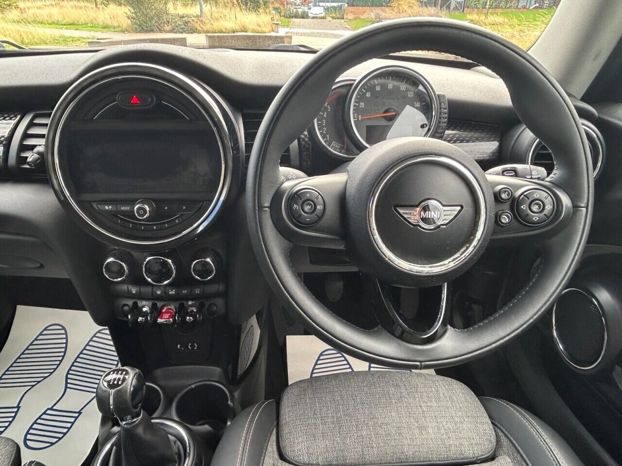 Mini Hatch view 25