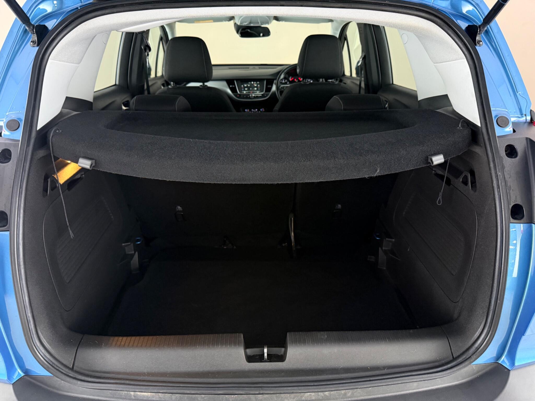 Vauxhall Crossland X view 9