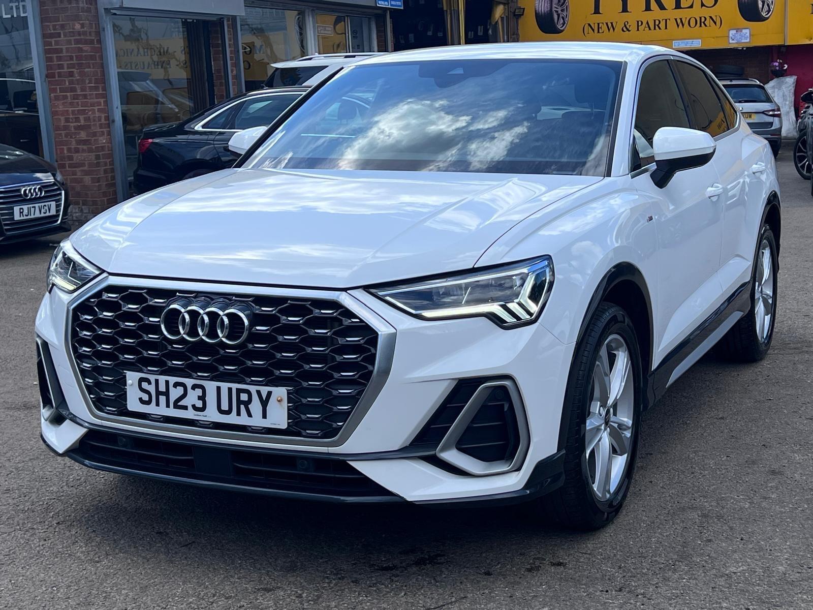 Audi Q3 view 6
