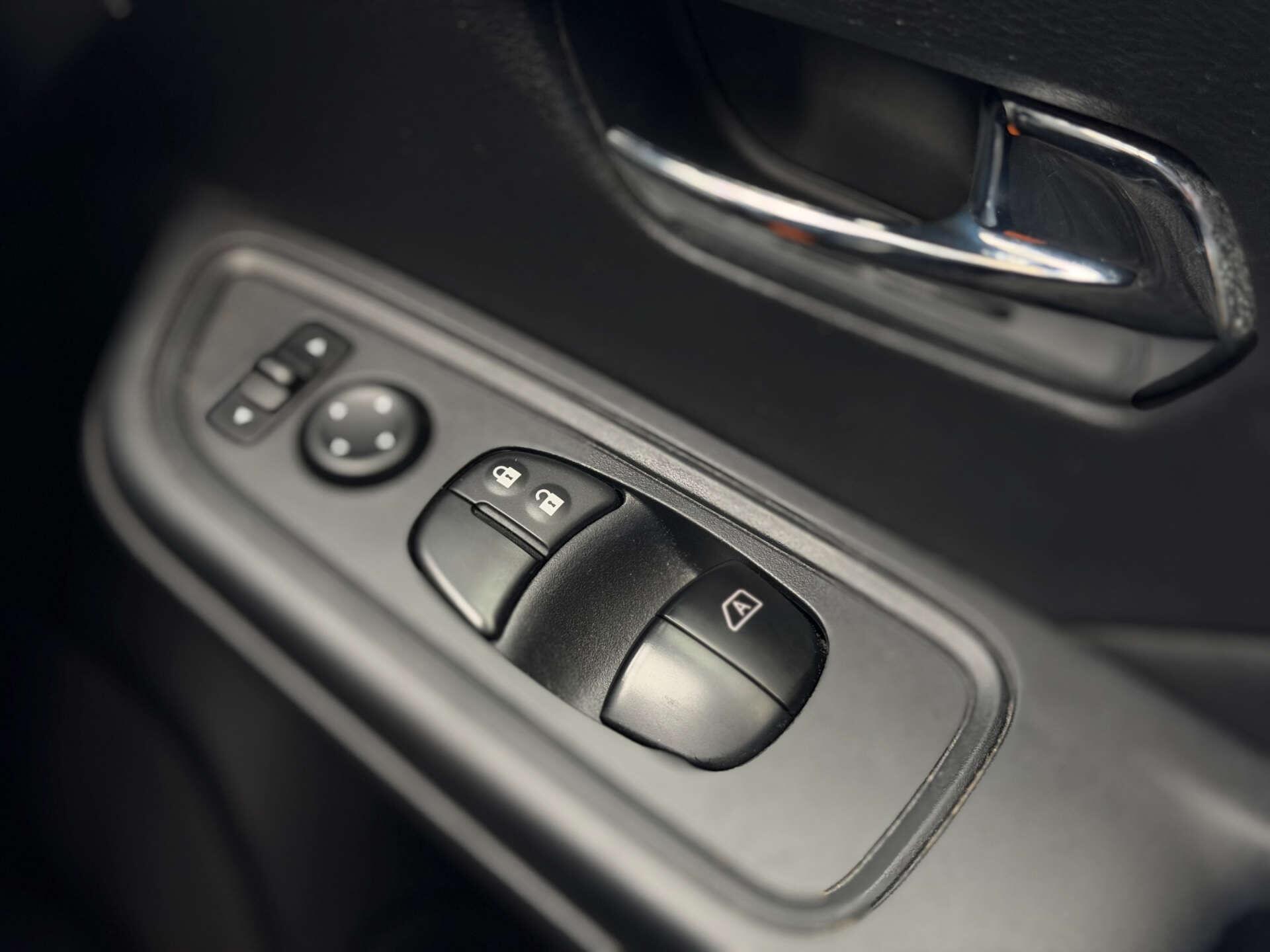 Nissan Micra view 27