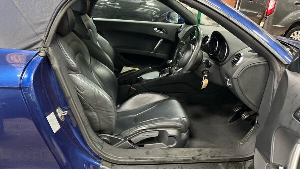 Audi TT view 11