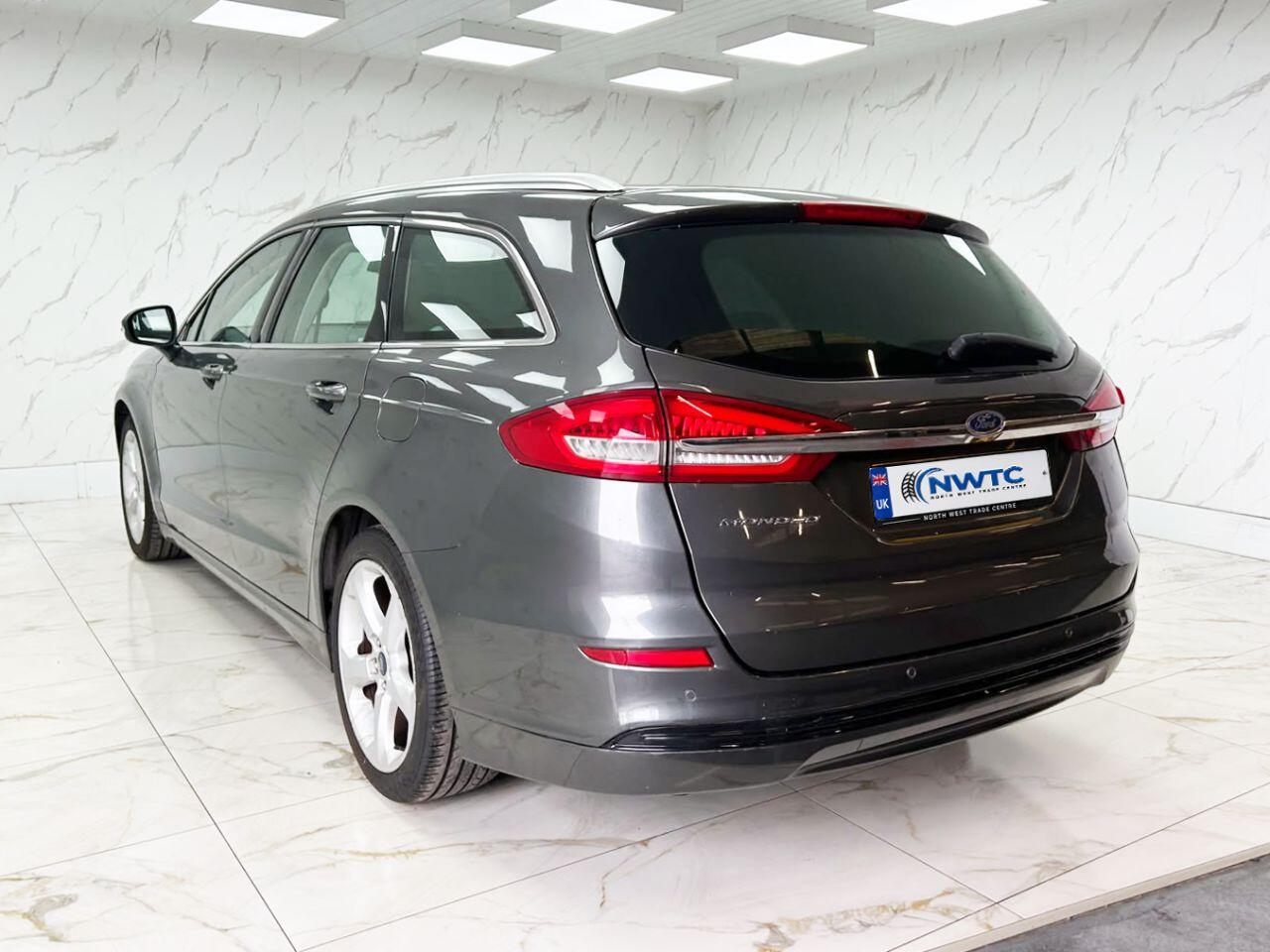 Ford Mondeo view 9
